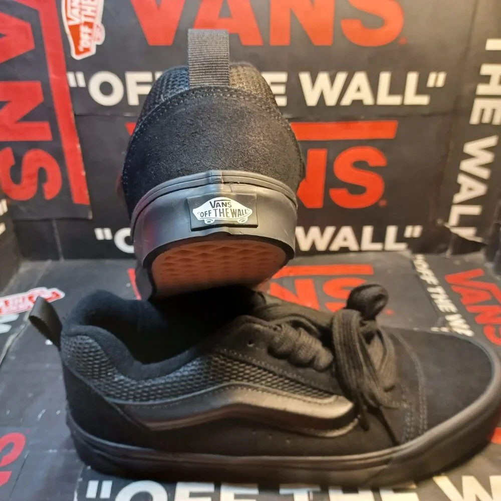 Vans Men's 8.5/Women's 10 Knu Skool Triple Black/Black VN0009QCBKA